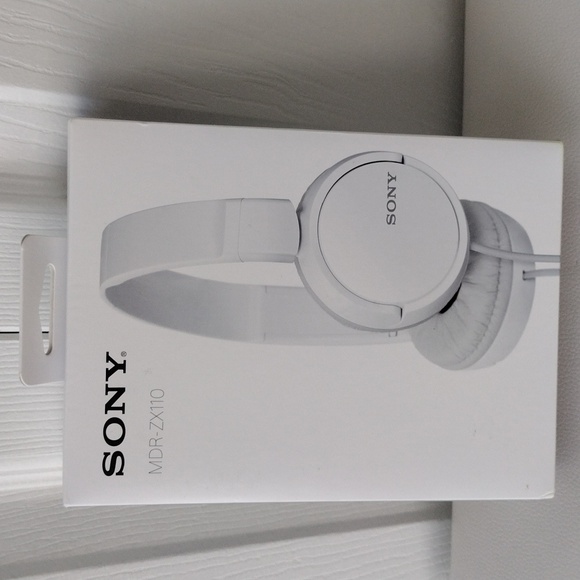 Sony Headphones - Picture 9 of 14